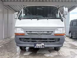 グレードは、タフで経済的なディーゼルエンジンと、確かな積載量、充実の装備で人気の上級グレード！3.0DX GLパッケージです！ボディカラーも人気のツートンカラー！