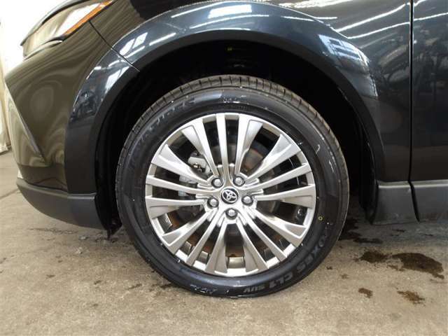 純正アルミホイール装備です☆タイヤ4本交換済です♪