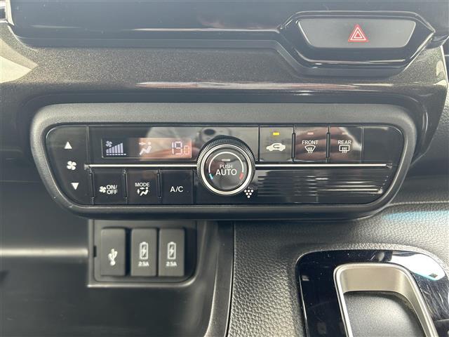 【オートエアコン】室温を設定すると風量や吹出口、吹き出し温度を室内センサーや日射センサー等によりすべて自動でコントロールしてくれます！