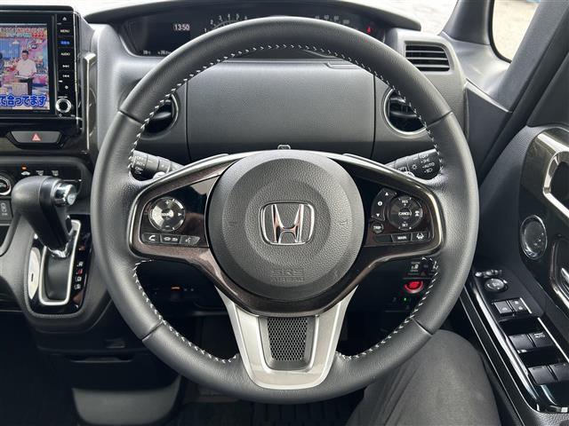 【ステアリング】軽い力で扱いやすいハンドルです。除菌プランいれていただくとさらに快適に！