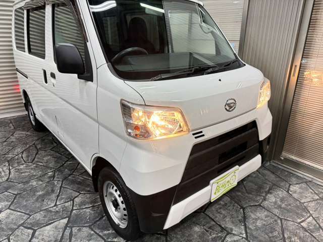 LEDヘッドライトへの交換もご相談下さい！！自己防衛の為にも交換をお勧め致します(*^^)v