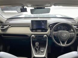 【インパネ全体】全方位で視界が広く、高い目線で運転もしやすいです！◆乗って触って体感してみてください！！当社車両は試乗可能です！お気軽にスタッフまでご相談ください！