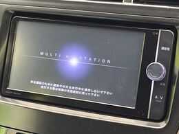 【純正ナビ】人気の純正ナビを装備しております。ナビの使いやすさはもちろん、オーディオ機能も充実！キャンプや旅行はもちろん、通勤や買い物など普段のドライブも楽しくなるはず♪