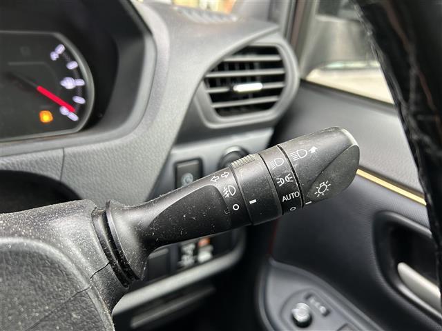 気になる車はすぐにお問い合わせください！画面右側の0066から始まる無料ダイヤルからお問い合わせ下さい！専門スタッフがお車のご質問にお答えいたします！