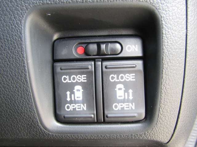 お車のカスタムや外装磨き、板金作業、各種新品部品や中古部品もお探しします●あいおい損保代理店●任意保険の取扱いも御座います●上級資格者が常駐●無料お見積り●加入者はロードサービス付●詳細は当社まで●