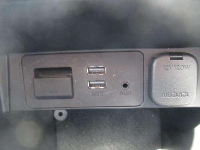 CD/DVD・フルセグTV・USB・Bluetoohオーディオ！