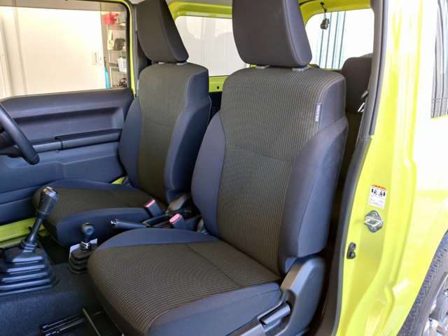 禁煙車！シミや汚れも無く、非常にキレイな内装も自慢です！室内クリーニング済です！