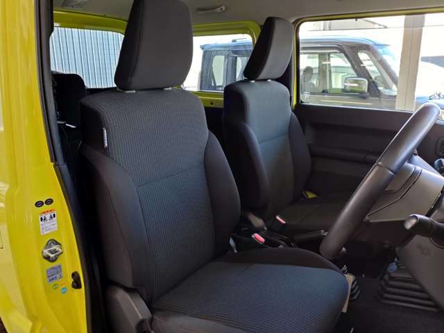 禁煙車！シミや汚れも無く、非常にキレイな内装も自慢です！室内クリーニング済です！