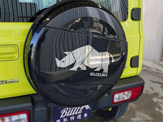 背面タイヤのカバーはオプションのハードケースを装備！