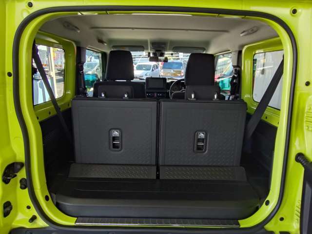 軽自動車ですがさすがはSUV！広い室内も人気の秘訣です！