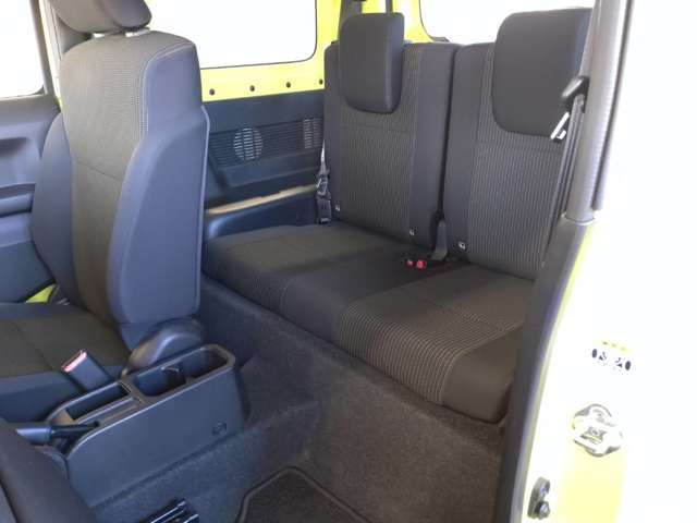 後席も広々！室内クリーニング済です！