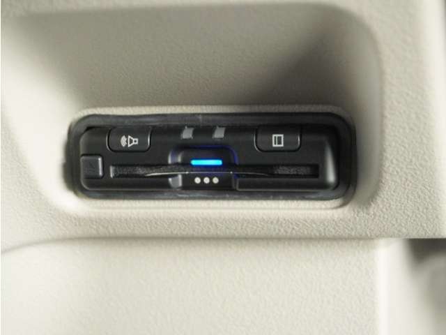 今や必需品の◆ETC車載器　装備車◆　有料道路を利用する際にスムースに通過でき、わずらわしい料金支払いから開放されます！