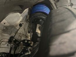 【SPOONダウンサス】ローダウン済みのお車で、スタイリッシュな見た目となっております。車両の重心が下がる事で、走行時の安定性も向上します♪