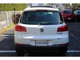 正規ディーラー車、ワンオーナー、正規ディーラー整備記録簿付です。バックカメラ、リアパークセンサー付です。お問い合わせは全国フリーダイヤル0078-60020-94846までお気軽にお問い合わせください。