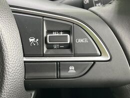 【アダプティブクルーズコントロール】高速道路での長距離走行が楽に！！自動で速度を保つクルーズコントロールが、衝突軽減システムと連携し、前方の車両を感知して車間を保つように速度調節してくれます！！