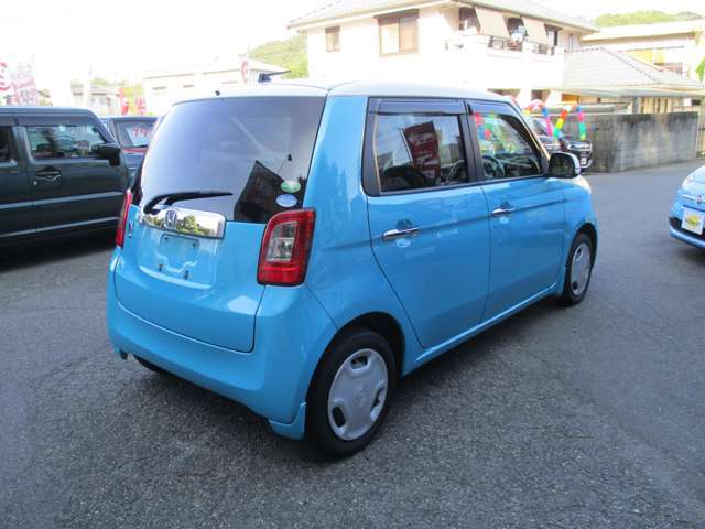 軽自動車と言っても色々な種類があります。こちらは軽の中でもトップクラスの燃費！また、車体が小さいので小回りも！どんな方でも運転しやすいのではないでしょうか。