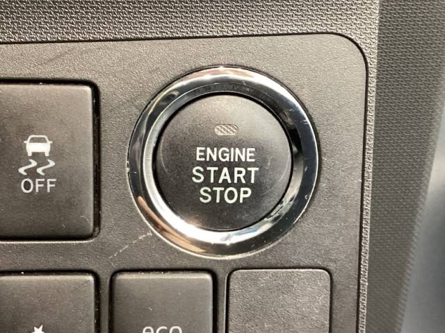 ワンプッシュでエンジンのスタート、ストップが出来て便利です。