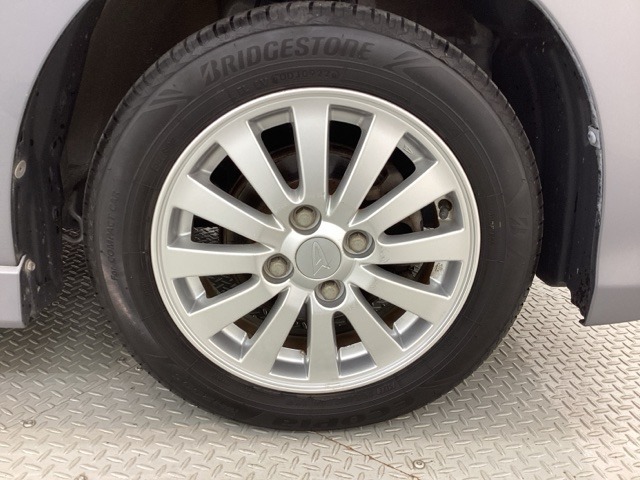 ご納車までの期間ですが、県内のお客様は1,2週間、県外のお客様は2,3週間ほどでご納車が可能となります。但し、お支払いや書類の状況によっては多少の前後もありますので、その際には何卒ご了承下さい。