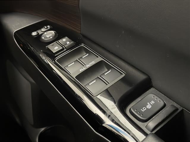 気になる車はお電話やメールで当店にお問い合わせください。なお、お電話での在庫の取り置きはできません。ご来場の際は、商談が重なる事が増えていますので事前に在庫有無をご確認くださいませ。