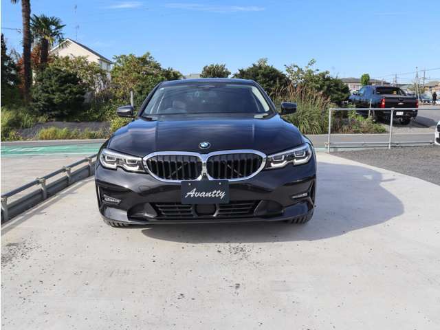 輸入車が初めてという方にも安心してお買い求め頂けるよう修復歴無し・実走行車・正規ディーラー車を厳選して仕入れております。