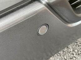 クリアランスソナー搭載。駐車時に障害物の接近をドライバーに知らせてくれます。