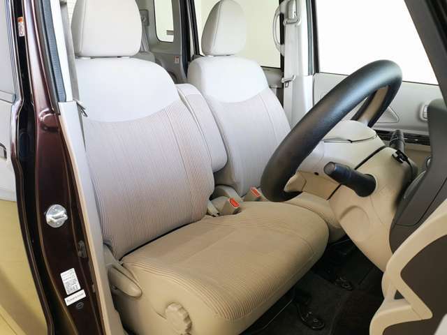お問い合わせはフリーダイヤル0078-6047-1592まで。中古自動車販売士の資格を取得している知識・経験豊富なプロのスタッフ達が、お客様に最適な一台をご案内致します。
