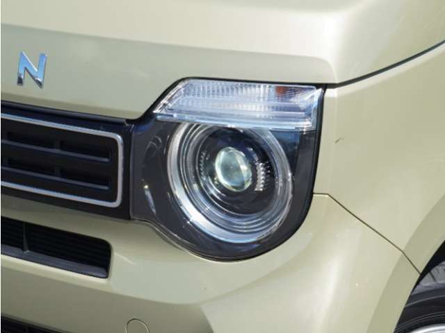 【ヘッドライト】省電力で長寿命の明るく運転しやすいLEDヘッドランプです。明るく照らすので暗い夜道からお客様を守ってくれます。お近くのホンダカーズ総社までお越しください。