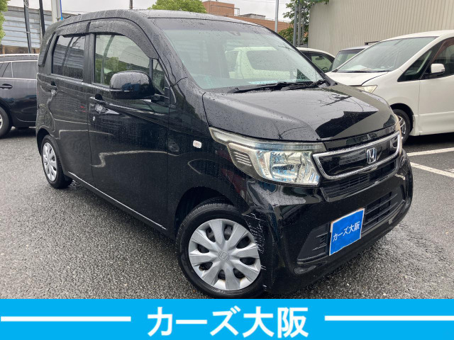 気になる方には、各キズ1箇所につき30000円で綺麗に板金塗装をしてからのお渡しも可能です。ルーフ・サイドステップは1箇所50000円になります。