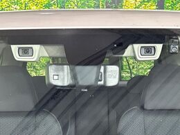 【アイサイトセイフティプラス】「フロントビューモニター」「スマートリアビューミラー」により死角を減らし，より安全なドライブを支援してくれます♪