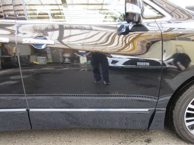初めて中古車を購入される方、知識に自信がない方にも担当スタッフが親切丁寧にご説明差し上げます。駐車場の探し方や、任意保険についてなど、何でもご相談ください。ご満足いただけるよう対応させていただきます！