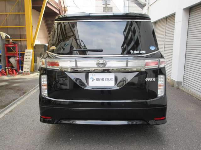 この度は弊社自慢の車両を御覧頂き誠に有難うございます。お客様にお薦めの一台をご案内致します☆お気軽に御問合せください♪各種ローン、自動車保険も取り扱いございますので、お気軽に御相談ください！
