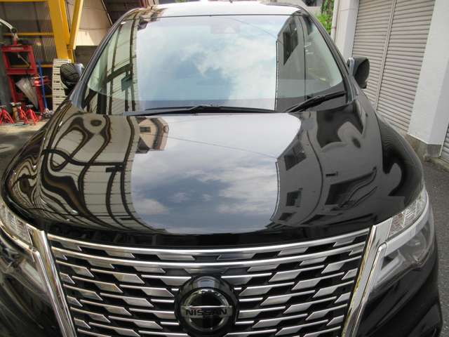 初めて中古車を購入される方、知識に自信がない方にも担当スタッフが親切丁寧にご説明差し上げます。駐車場の探し方や、任意保険についてなど、何でもご相談ください。ご満足いただけるよう対応させていただきます！