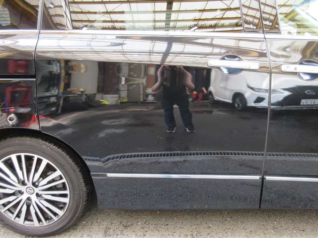 初めて中古車を購入される方、知識に自信がない方にも担当スタッフが親切丁寧にご説明差し上げます。駐車場の探し方や、任意保険についてなど、何でもご相談ください。ご満足いただけるよう対応させていただきます！