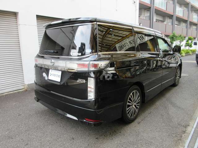 初めて中古車を購入される方、知識に自信がない方にも担当スタッフが親切丁寧にご説明差し上げます。駐車場の探し方や、任意保険についてなど、何でもご相談ください。ご満足いただけるよう対応させていただきます！