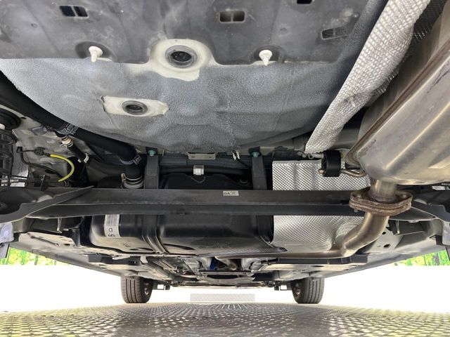 大好評を頂いておりますボディの弾スプラッシュコートも好評受付中。通常のガラスコートと異なる、耐久年数6年の無機質ガラスコーティングが、ボディをキレイな状態に保ってくれます。