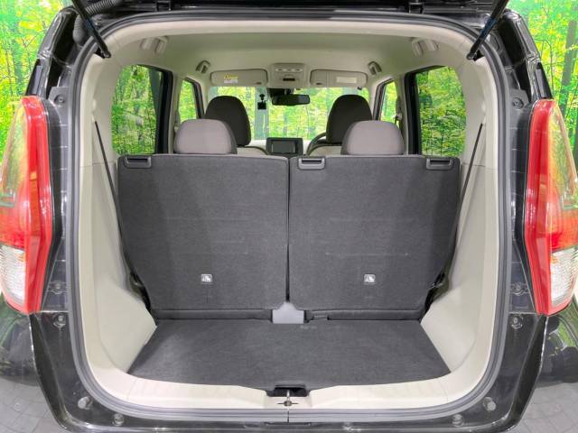 普段のお買い物や通勤、送迎等に十分な荷室スペースを確保しております。セカンドシートを倒すと、大きな荷物の積載も可能です♪