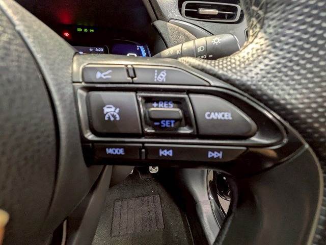 【クルーズコントロール】装備車両になります。遠距離ドライブの高速道路などでは大活躍で疲労軽減に役立ちます。