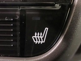 ◆三重県最大級の大型屋内中古車センター♪ヴァーサス鈴鹿店です♪オールジャンルの展示車が盛り沢山です♪在庫の無い車両のオーダーも受け付けます♪電話→059-384-5050までお問合せ下さい◆