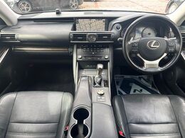 グループ総在庫数約30，000台！！全国の系列店からメーカー・車種問わずご紹介出来るので、あなたにピッタリのお車が見つかるはずです♪まずはお問い合わせ下さい☆