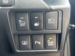 【クリアランスソナー】バンパーに付いたセンサーが障害物を検知！一定の距離に近づくとアラートで教えてくれます♪狭い駐車スペースや車庫入れ時も安心ですね☆