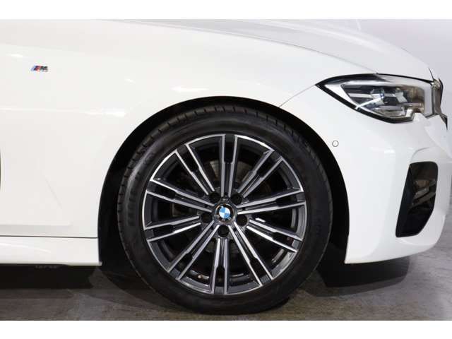 BMW認定中古車は360°チェックリストに従い徹底的にチェック致します。機械的な箇所や電気系、コンピュータなどを詳細に点検。交換基準に達した部品は整備した後にご納車致します。