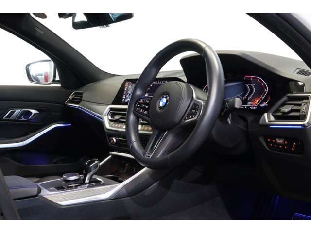 ご納車後は、日本全国のBMW正規ディーラーにて保証整備、一般整備、点検整備、車検整備をお受けいただけますのでご安心下さい。保証修理費用をお立替頂くなどのご面倒もございません。