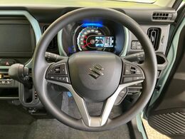 【スズキ　セーフティサポート】走行中に前方の車両等を認識し、衝突しそうな時は警報とブレーキで衝突回避と被害軽減をアシスト。より安全にドライブをお楽しみいただけます。