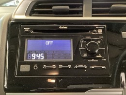 純正CD・USBコンポにはCD再生のほかに、AUX入力端子・USB端子がついてますので外部入力から音楽などを楽しめます。
