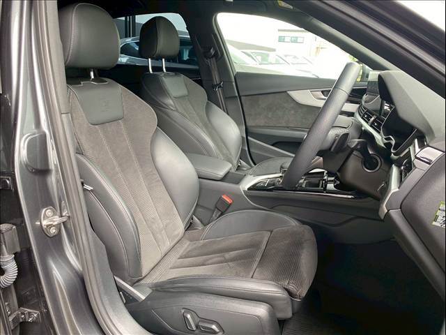 【ハーフレザーシート】を装備しており、車内の高級感がアップしております☆