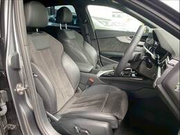 【ハーフレザーシート】を装備しており、車内の高級感がアップしております☆