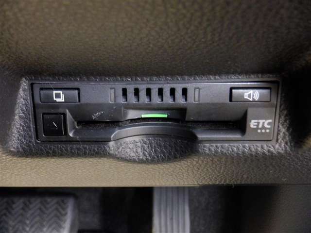 ETC車載器付きです。高速道路の料金所もスムーズに通過できます。