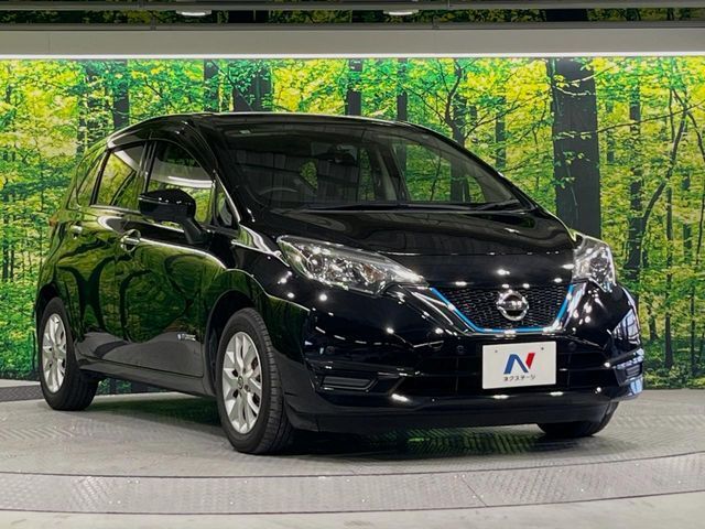 大好評のボディコーティング「弾スプラッシュコート」もご納車までに施工可能。通常のガラスコートと異なる、耐久年数6年の無機質ガラスコーティングが、ボディをキレイな状態に保ってくれます。