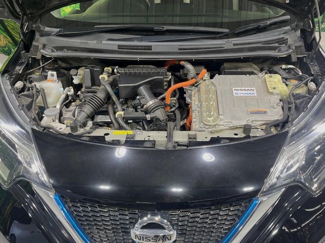 親切・丁寧な専門メカニックスタッフが応対！・車検・点検整備・事故等の修理などアフターサービスも安心。お車のカスタマイズもネクステージのサービススタッフまでご相談ください！