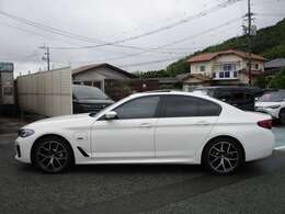 純正ナビ・全方位M・harman/kardon・フルセグ・Carplay・置くだけ充電・HUD・サンルーフ・茶革ベンチレーション・M付きPシート・Pトランク・純正19WA・純正FRドラレコ・ETC・パドルシフト・衝突軽減・ACC・BSM